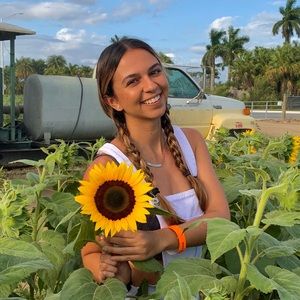 Meet your Posher, Stephanie